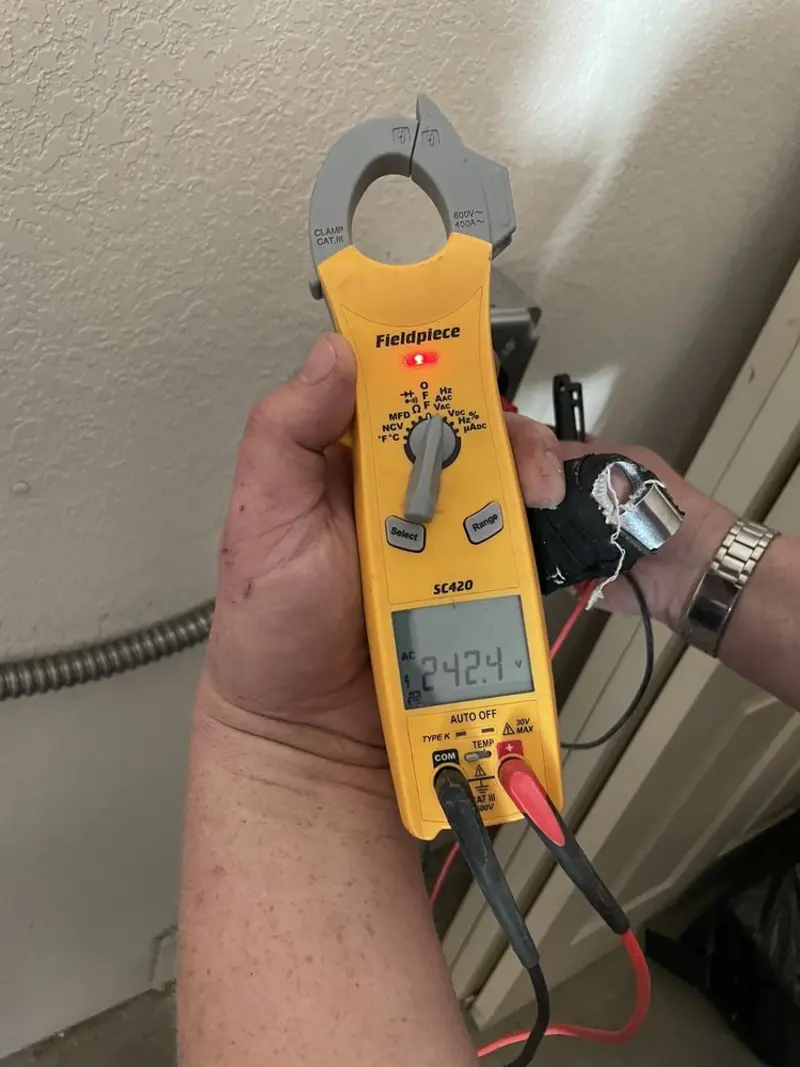 Voltage testing with clamp meter during Aluminum Wiring Replacement in Ralpho